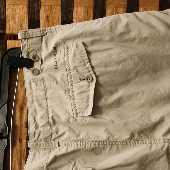 Calvin Klein tan shorts - Picture 3 of 7